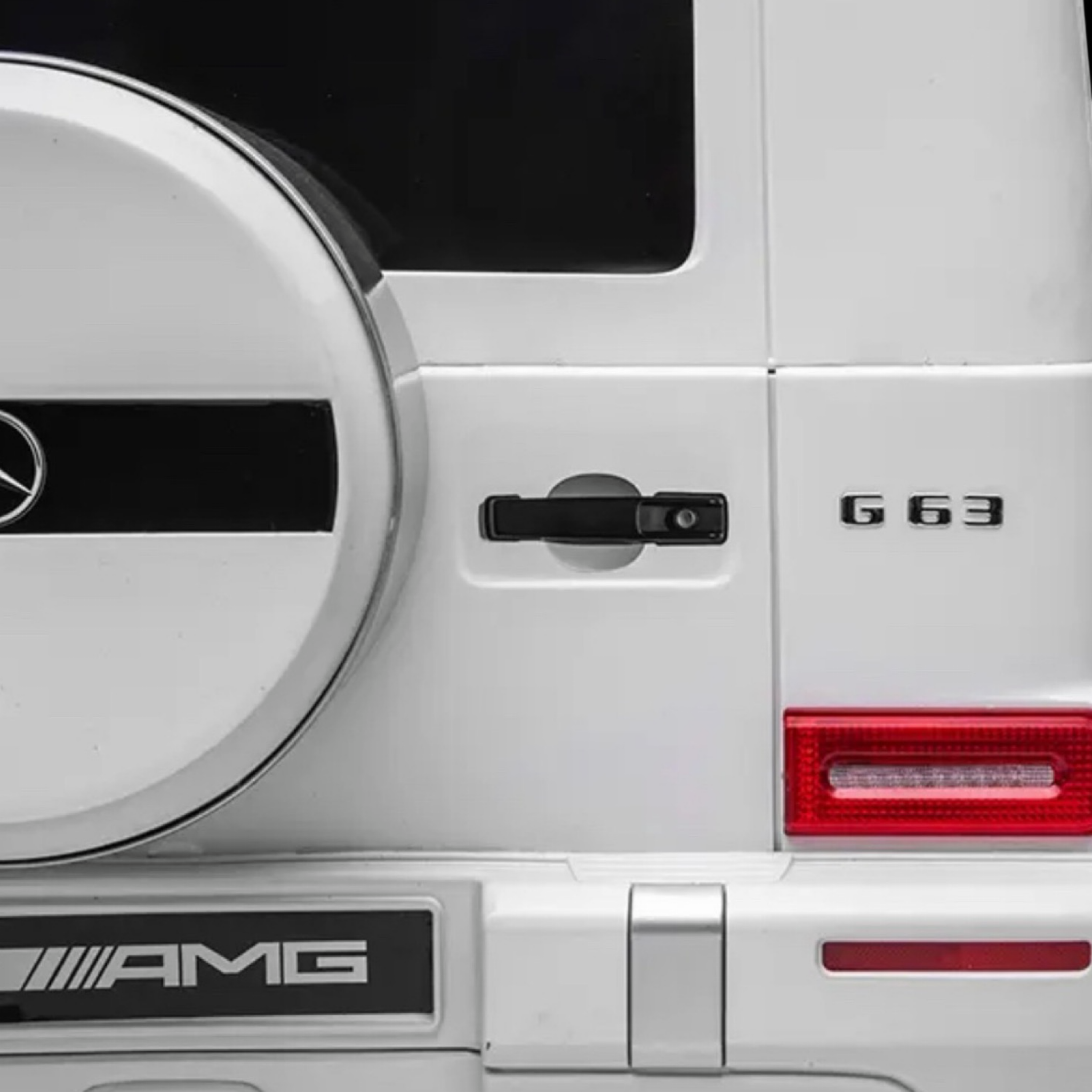 2026 XXL Mercedes-Benz AMG G-Wagon Kids 2-Seater Ride-On SUV – 150W 4 Motors, Leather Seats, Rubber Tires, LED Lights, Bluetooth Speakers & Remote Control (Ages 3–10)